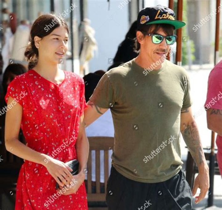 Exploring Anthony Kiedis' Girlfriend: Age And Relationship In 2024