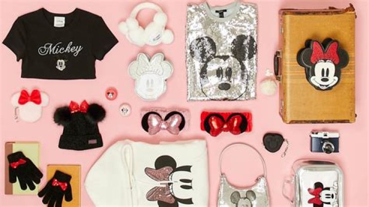Find Perfect Gifts At Forever 21! Holiday Hours Revealed