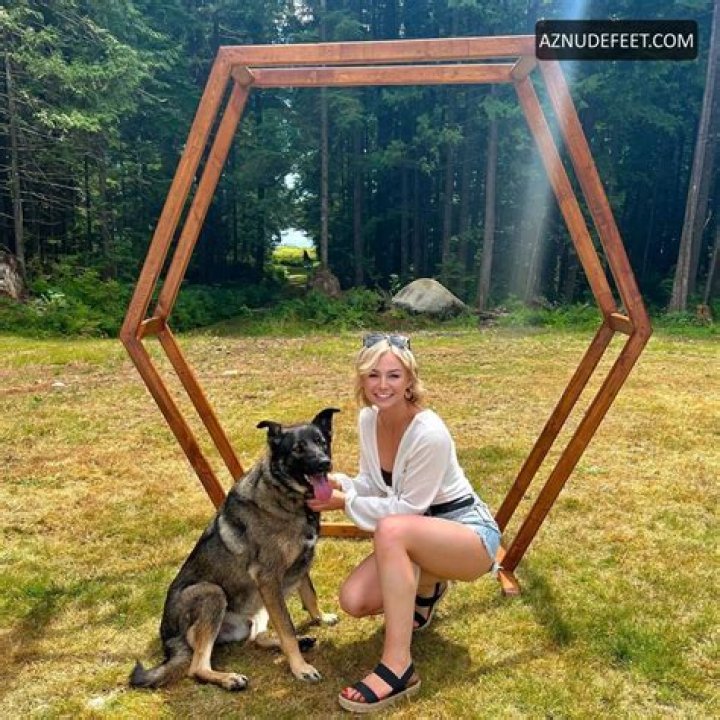 Kallmekris Feet: The Ultimate Guide To Her Enchanting Feet