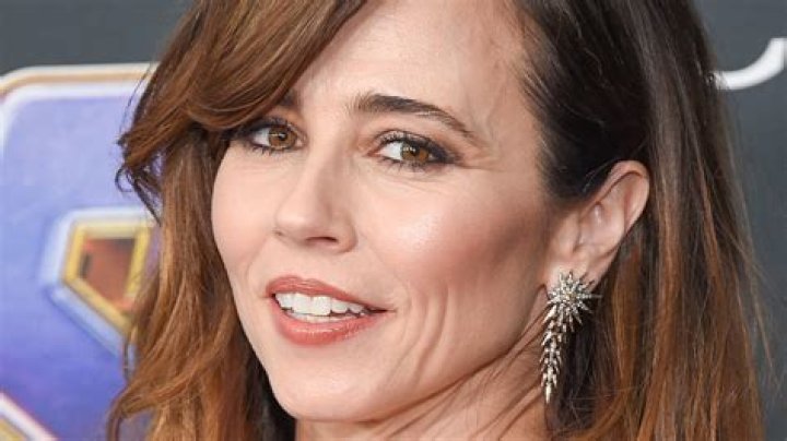 Linda Cardellini: Early Life, Career, And Notable Roles