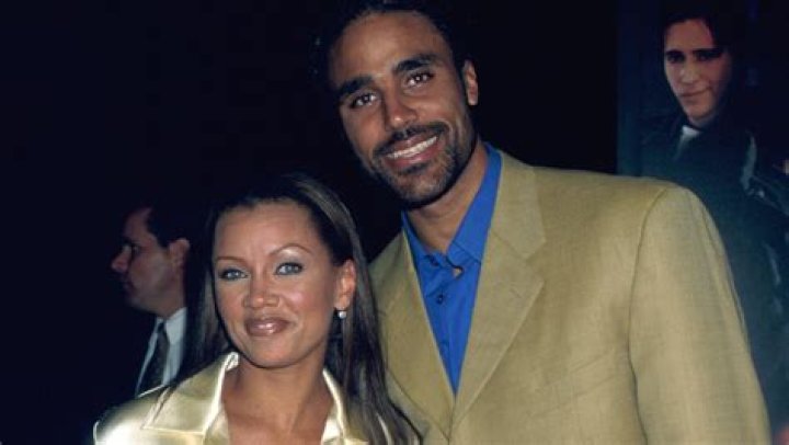 Relationship Status: Is Vanessa Williams Married?