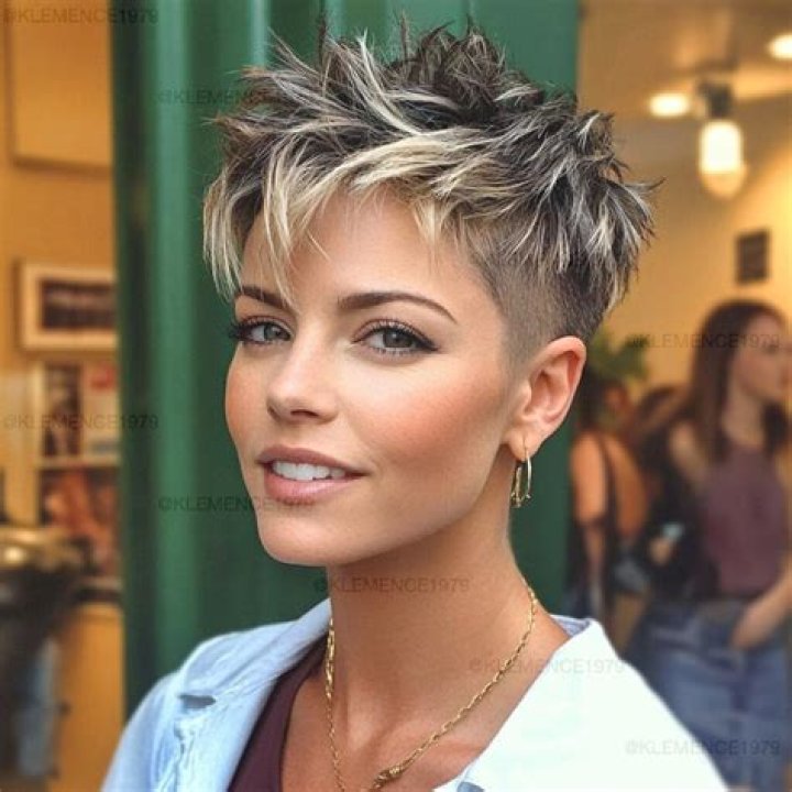 Stand Out With Funky Short Hair: Embracing Edgy And Chic Styles