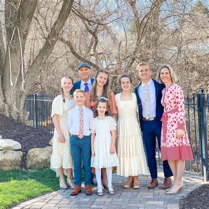 The Ultimate Guide To Kardashian Sisters' Ages: From The Eldest To The Youngest