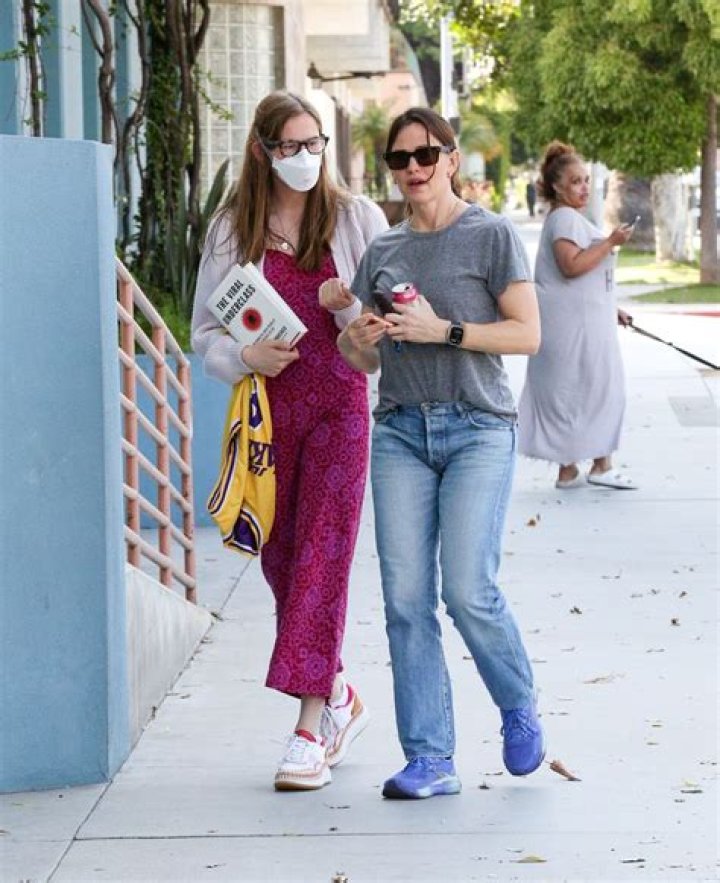 Unmasking Violet Affleck: The Reasons Behind Her Mask-Wearing Habit