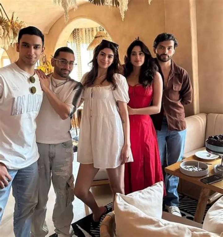 Unveiling The Heights Of Shikhar Pahariya: A Comprehensive Insight