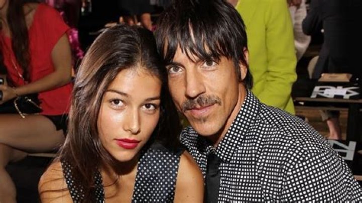 Unveiling The Love Story: Red Hot Chili Peppers Girlfriend Helena
