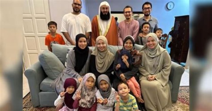 View Mufti Menk And His Family In Heartfelt Photos